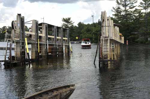 UNLOADING - READY FOR THE NEXT TRANSPORT